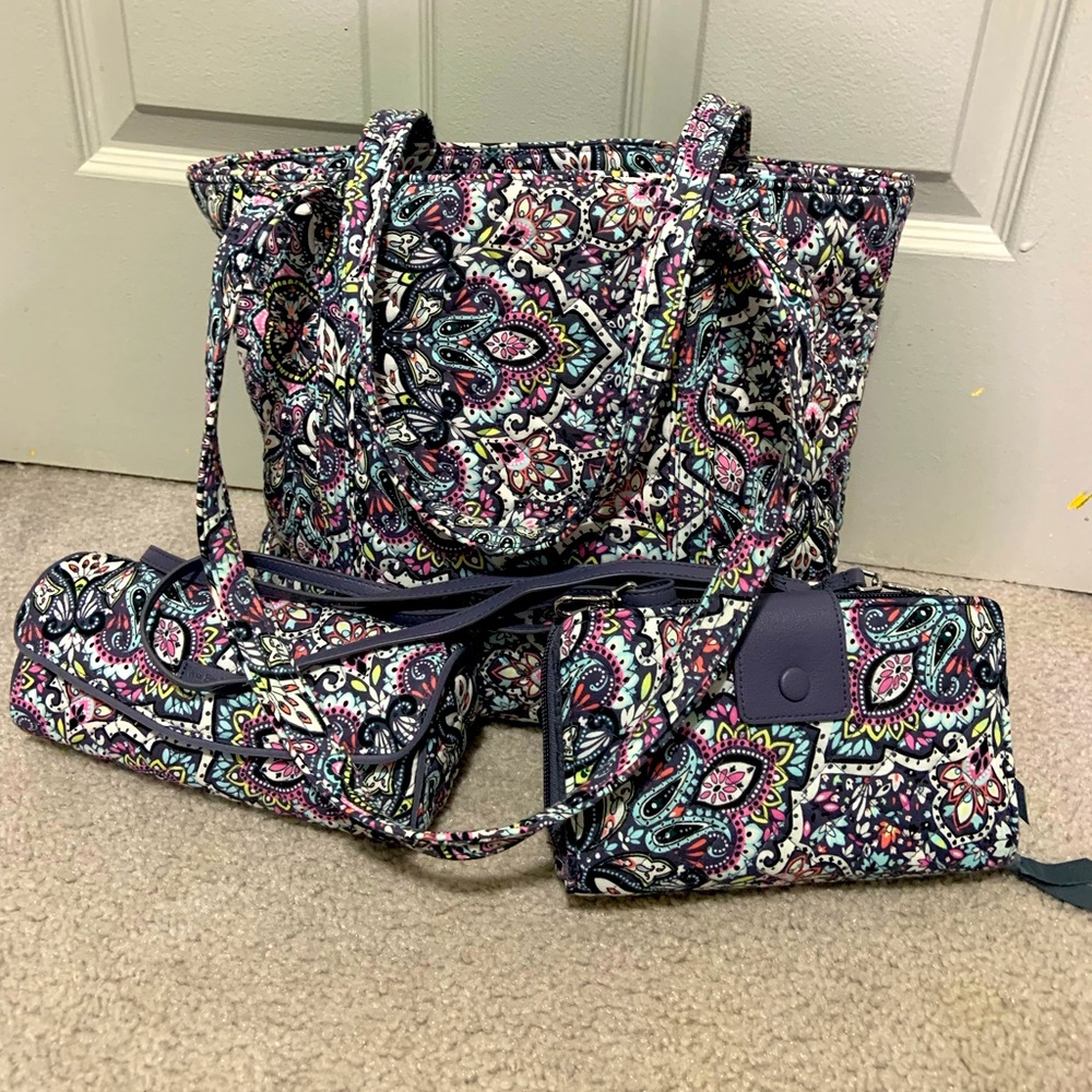 NWOT Vera Bradley BonBon Medallion